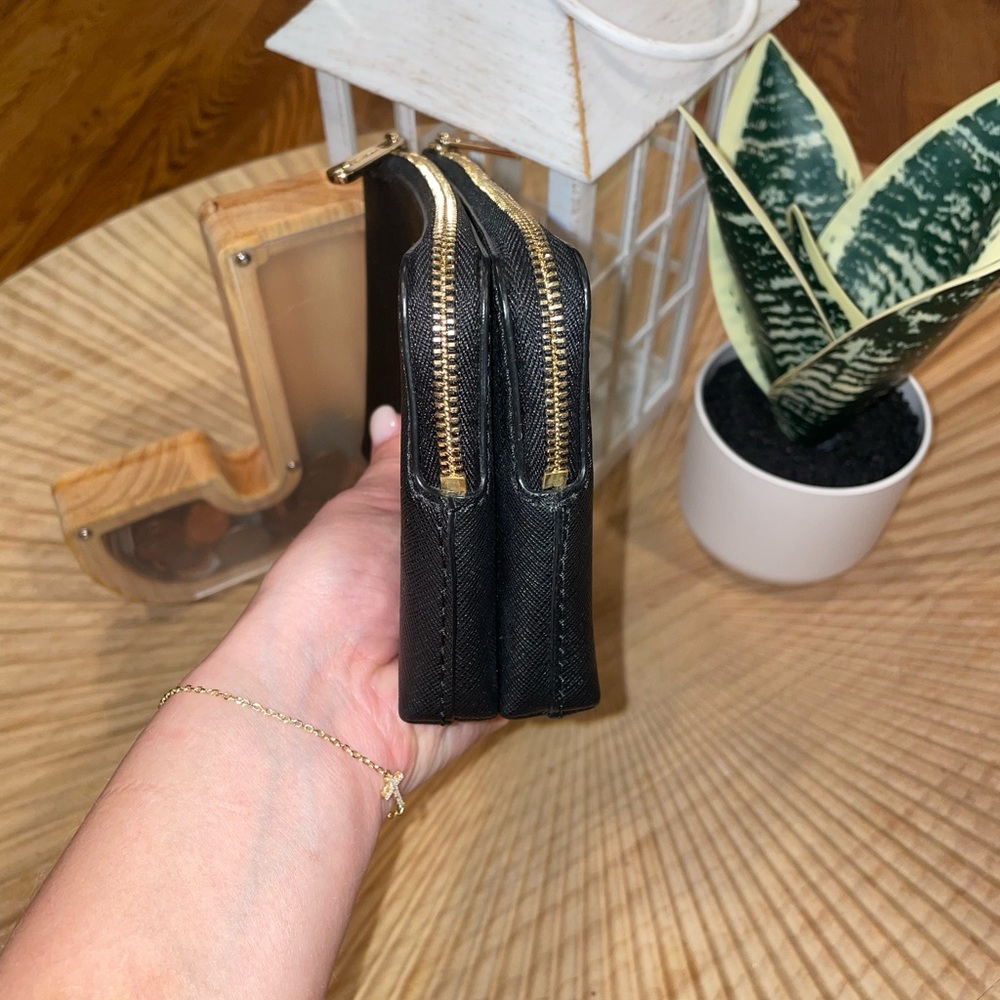 Black Michael Kors double zip Wristlet 🖤 - Picture 6 of 10